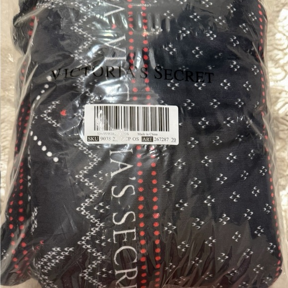 Victoria's Secret Fair Isle Sherpa Blanket Throw 50x60 New - Picture 5 of 5